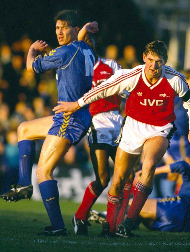 Arsenal pic 1990 2.jpg