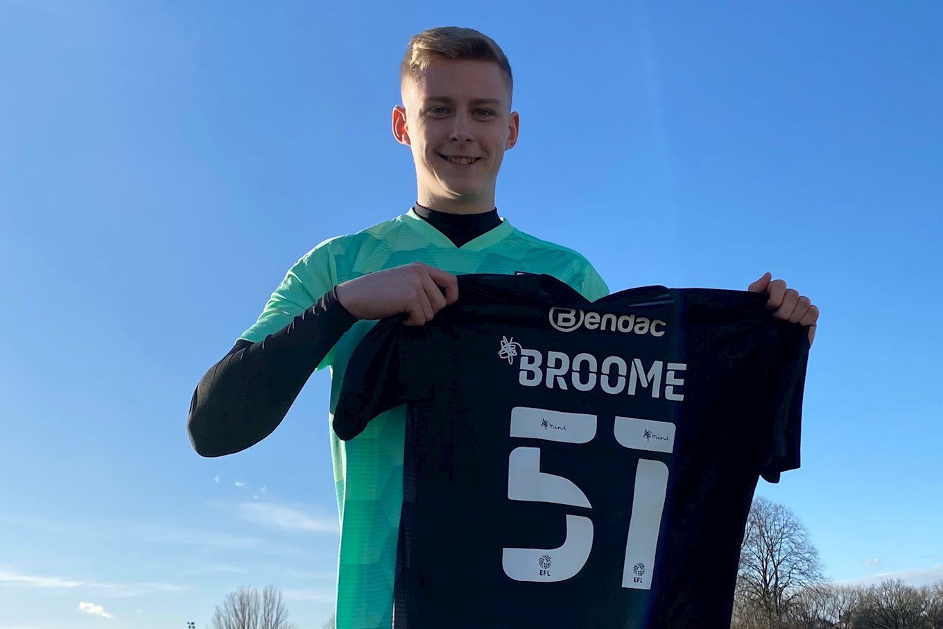 Broome signing 3.jpg